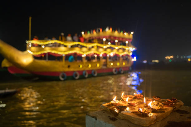 Lighting Decorated CNG Boat Booking
